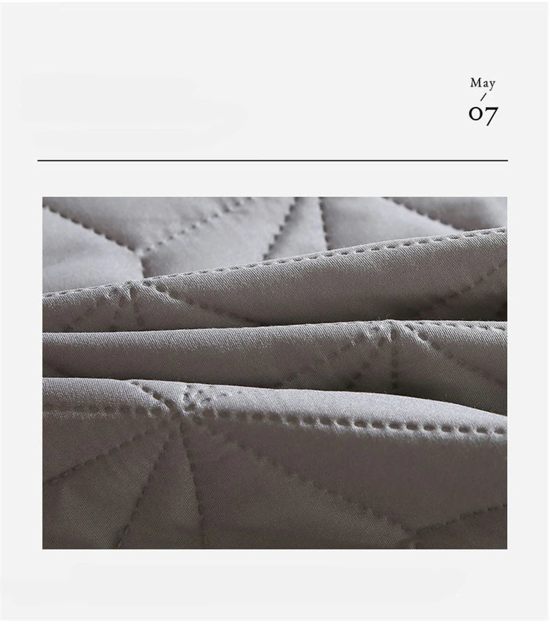 Sandwich Cotton Quilted Waterproof Bed Pad Elderly and Children Bed Protectors Pads Non-slip Anti Dust Skin-friendly Bed Cover