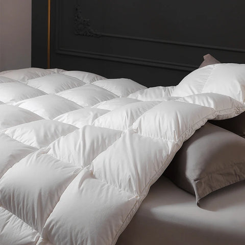 2025 goose down quilts duvets thick California Super King full size comforter up to the standard for the winter provides warmth