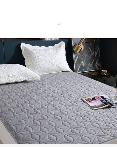 Sandwich Cotton Quilted Waterproof Bed Pad Elderly and Children Bed Protectors Pads Non-slip Anti Dust Skin-friendly Bed Cover