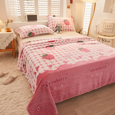 Girls Cartoon Strawberry Flannel Blanket, Warm Bedspread Sheet, Fuzzy Soft Fleece Plush Blankets for Bed Sofa Nap Shawl Blankets