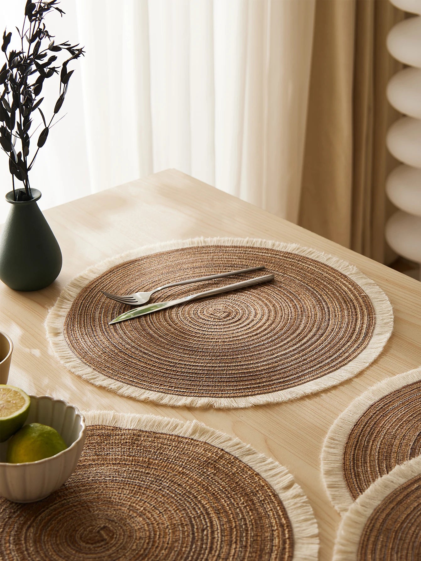 Hot Round Braided Placemats Set of 4 Washable PP Heat Resistant 38cm Table Place Mat for Kitchen Xmas Dining Table Party Decor