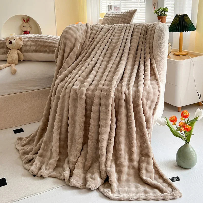 1 Pc Luxury Faux Rabbit Fur Throw Blanket Soft Warm White Striped Fluffy Blankets for Sofa Office Naps Single Double Plush Plaid