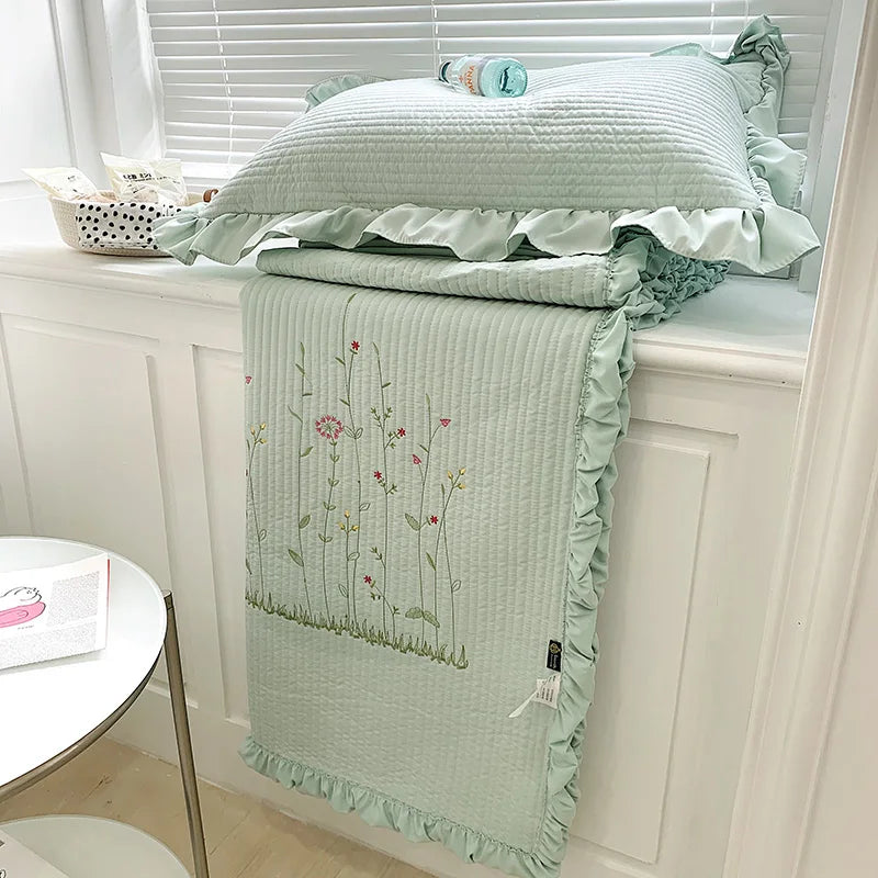 Fresh Flower Embroidered Summer Blanket 4/3/1 Pcs Ruffled Quilted Summer Quilt Set Machine Washable Lightweight Comforter Duvet
