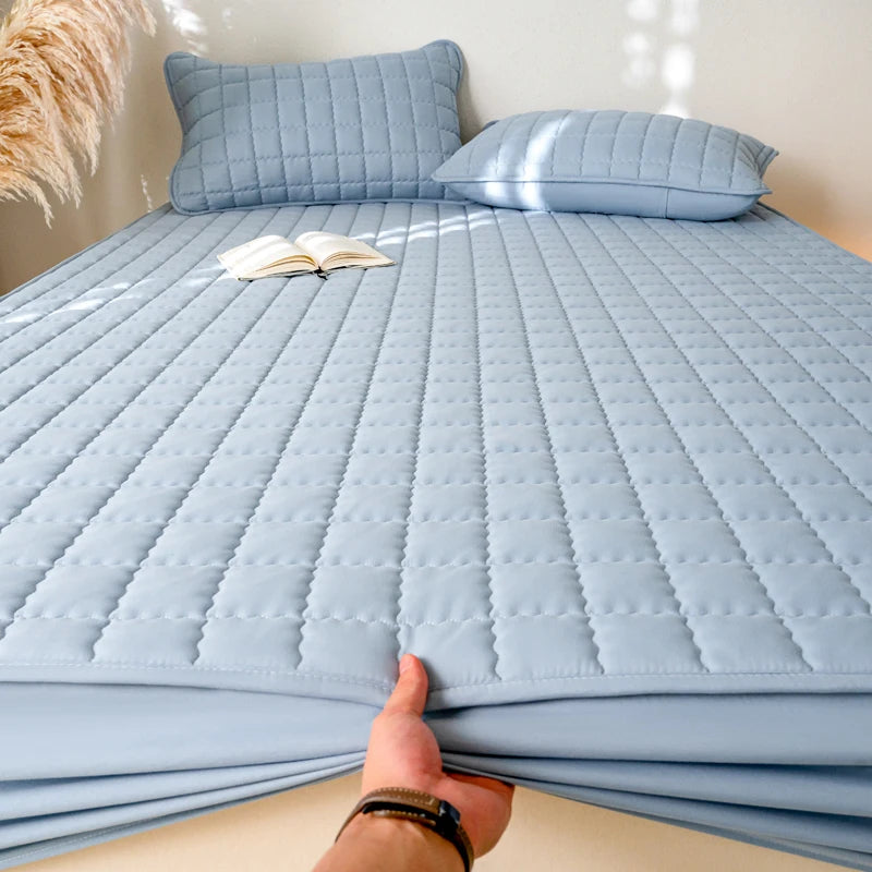 Waterproof High Quality Mattress Cover- Antimicrobial Hypoallergenic Mattress Protector, Noiseless Fitted Sheet,Solid Color