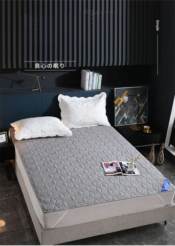 Sandwich Cotton Quilted Waterproof Bed Pad Elderly and Children Bed Protectors Pads Non-slip Anti Dust Skin-friendly Bed Cover