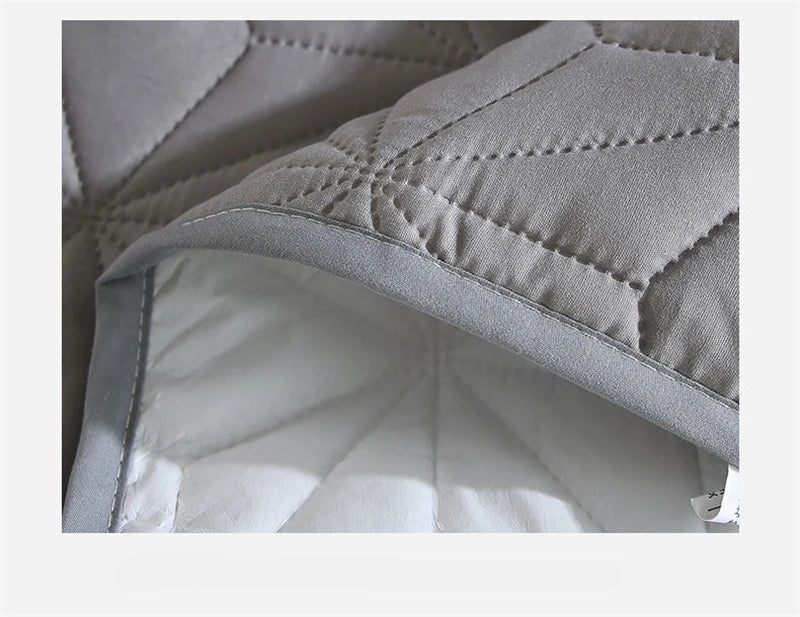 Sandwich Cotton Quilted Waterproof Bed Pad Elderly and Children Bed Protectors Pads Non-slip Anti Dust Skin-friendly Bed Cover