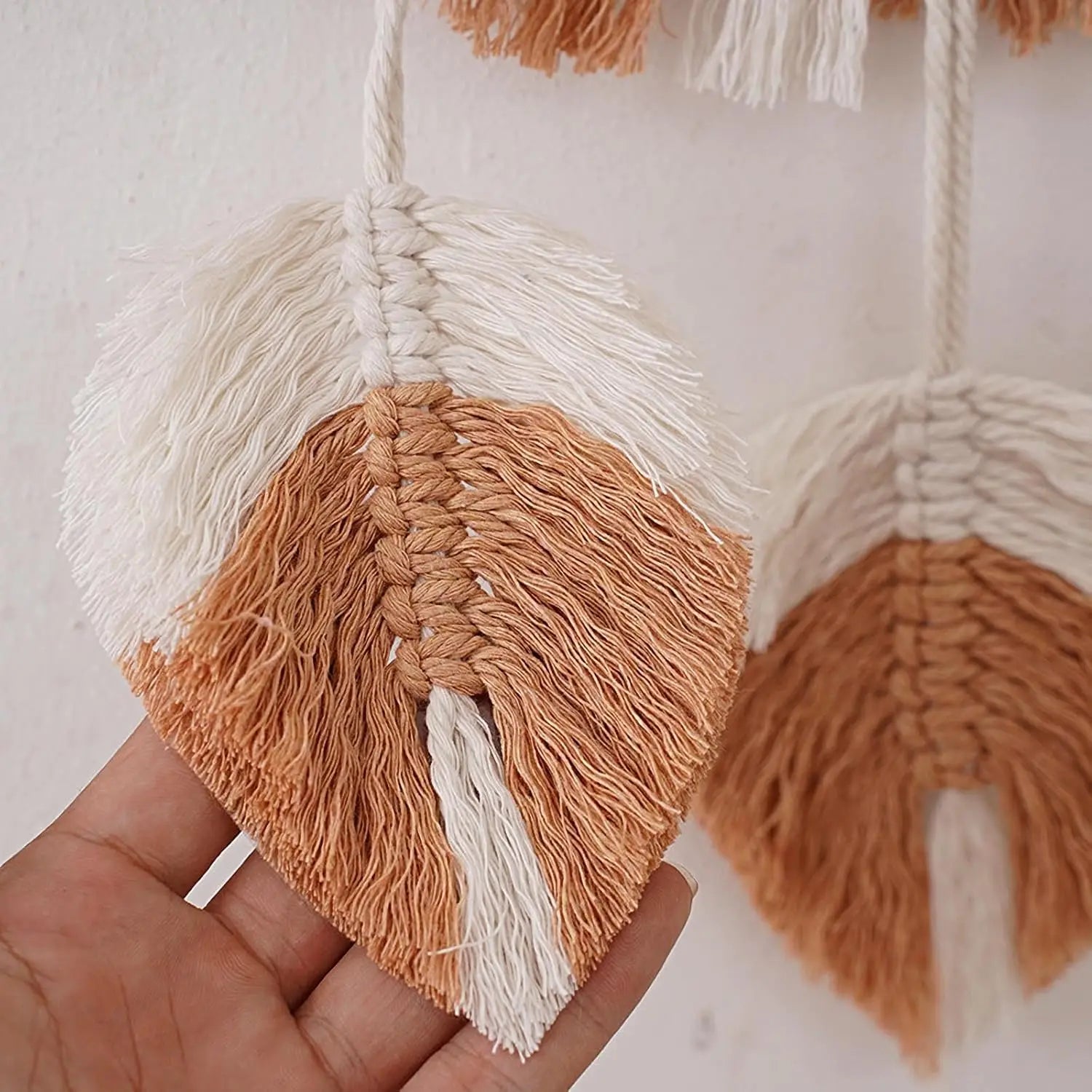 Macrame Hanging Wall Mirror, Boho Fringe Round Handmade Decorative Acrylic Mirror for Apartment Living Room Bedroom Home Decor