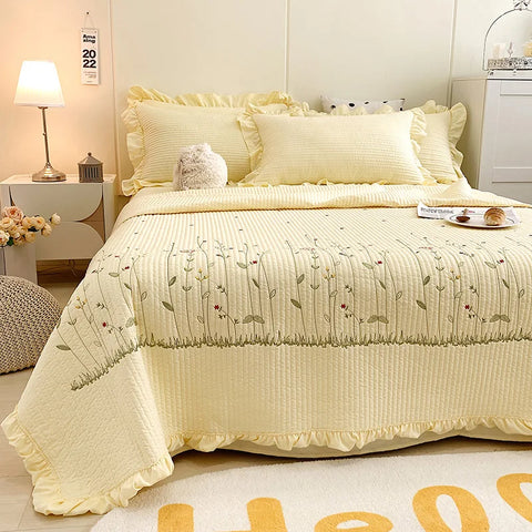 Fresh Flower Embroidered Summer Blanket 4/3/1 Pcs Ruffled Quilted Summer Quilt Set Machine Washable Lightweight Comforter Duvet