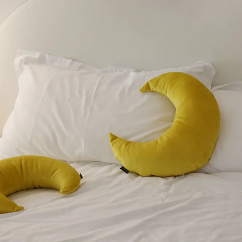 Modern Minimalist Moon Pillows Homestay Sofas Creative Pillows Cushions Shaped Office Pillows