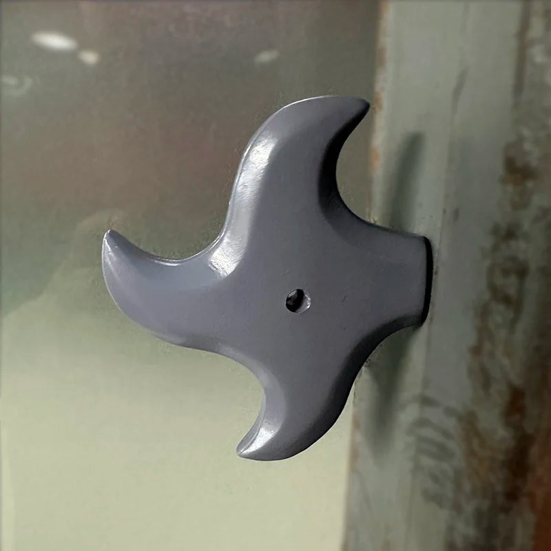 Funny Knife Magnetic Fridge Stickers, 3D Fun Axe Fridge Magnet, Novelty Home Decor Gifts, Eye-Catching Fridge For Iron Surface
