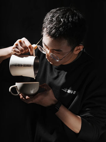 MHW-3BOMBER Milk Frothing Pitcher 304 Stainless Steel Latte Art Pitcher Cup 2023 WLAC World Champion Barista Milk Steaming Jug