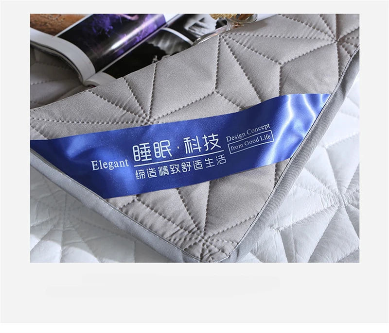 Sandwich Cotton Quilted Waterproof Bed Pad Elderly and Children Bed Protectors Pads Non-slip Anti Dust Skin-friendly Bed Cover
