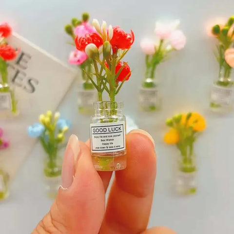 8pcs Mini Small Vase Magnets Cute Mini Refrigerator Magnets 3D Vase Fun Refrigerator Accessories Kitchen Decoration Holiday Gift