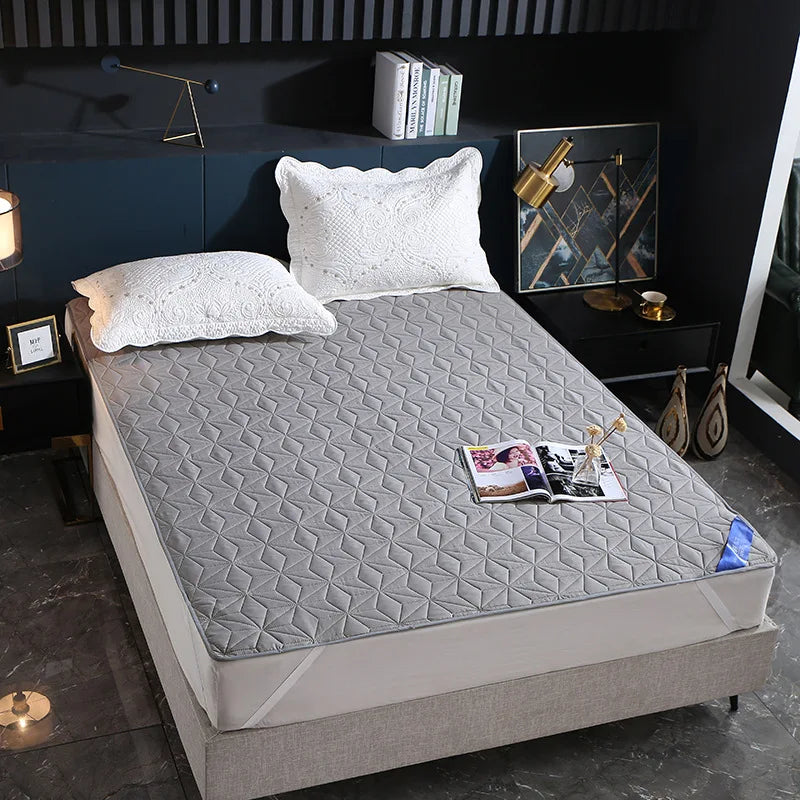 Sandwich Cotton Quilted Waterproof Bed Pad Elderly and Children Bed Protectors Pads Non-slip Anti Dust Skin-friendly Bed Cover