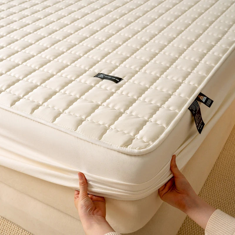 Waterproof High Quality Mattress Cover- Antimicrobial Hypoallergenic Mattress Protector, Noiseless Fitted Sheet,Solid Color