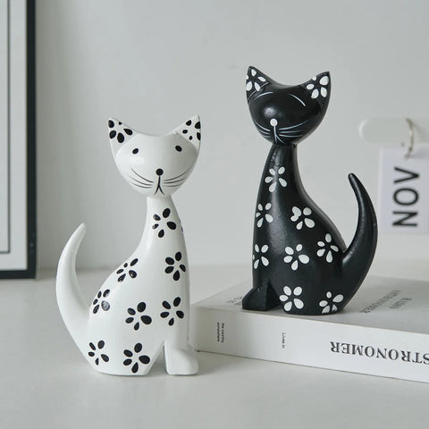Black & White Couple Spotted Kitten Ornament, Nordic Minimalist Wooden Cat Ornament - Cute Cat, Desktop Decoration
