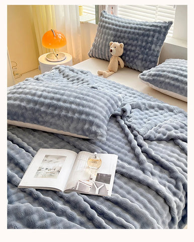 1 Pc Luxury Faux Rabbit Fur Throw Blanket Soft Warm White Striped Fluffy Blankets for Sofa Office Naps Single Double Plush Plaid