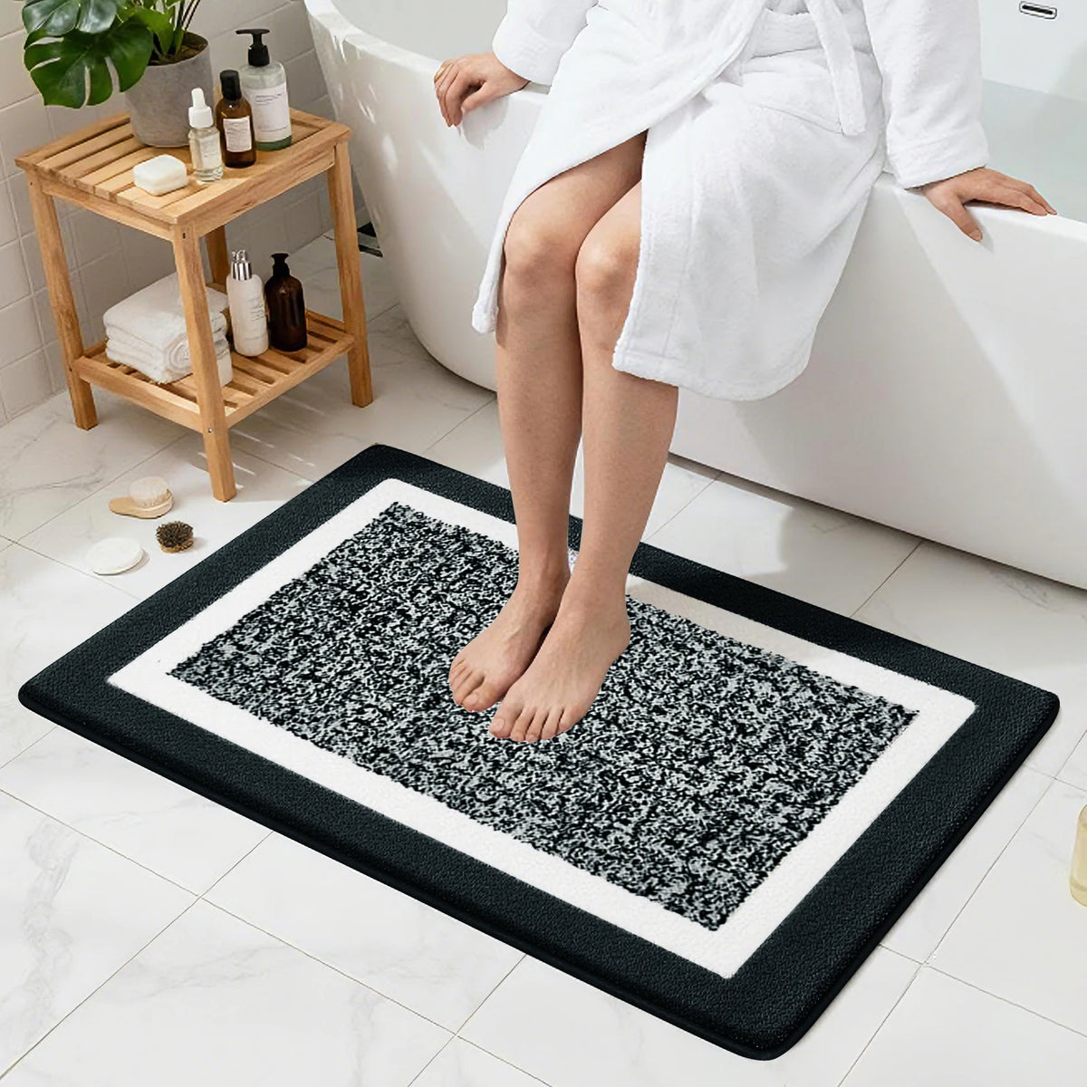 Microfiber Non-Slip Bath Mats for Bathroom Extra Soft Absorbent Bathroom Mats Rugs Machine Washable Quick Dry Floor Mats