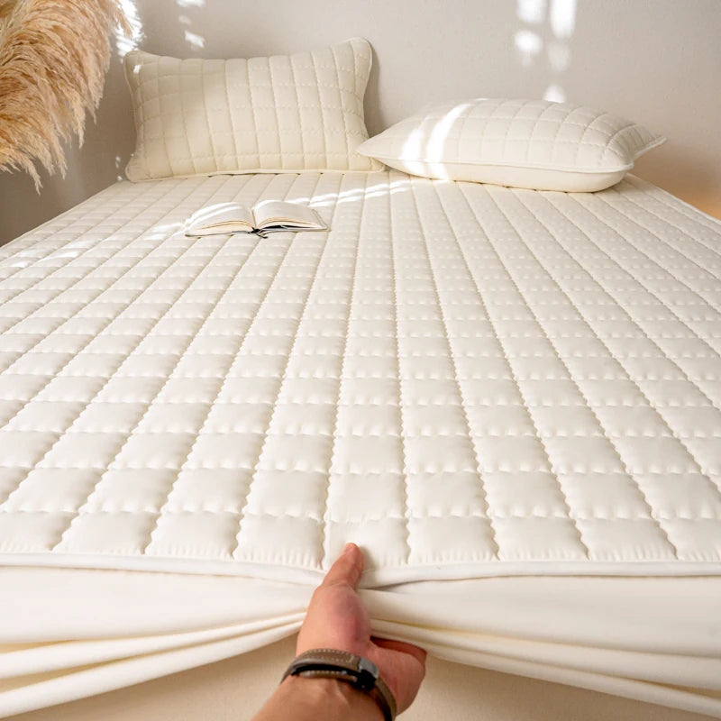 Waterproof High Quality Mattress Cover- Antimicrobial Hypoallergenic Mattress Protector, Noiseless Fitted Sheet,Solid Color
