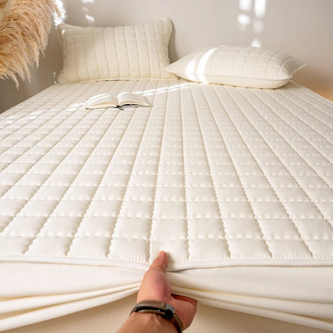 Waterproof High Quality Mattress Cover- Antimicrobial Hypoallergenic Mattress Protector, Noiseless Fitted Sheet,Solid Color
