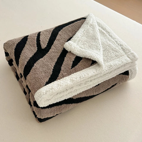 Double Layer Fleece Blanket Autumn Winter Thick Warm Office Nap Throw Blankets for Sofa Bed Single Double Soft Plush Comforter