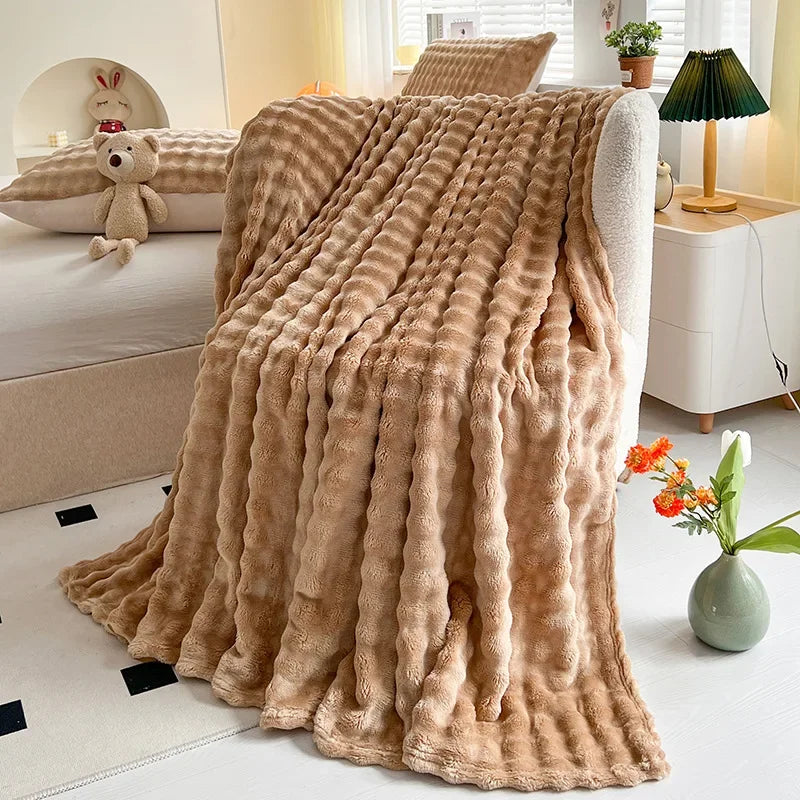 1 Pc Luxury Faux Rabbit Fur Throw Blanket Soft Warm White Striped Fluffy Blankets for Sofa Office Naps Single Double Plush Plaid