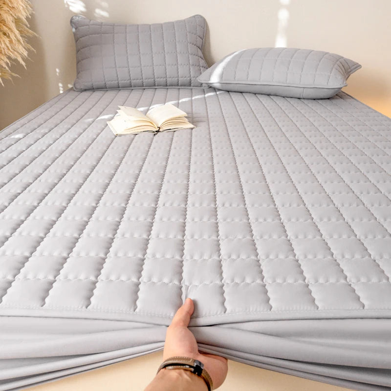 Waterproof High Quality Mattress Cover- Antimicrobial Hypoallergenic Mattress Protector, Noiseless Fitted Sheet,Solid Color