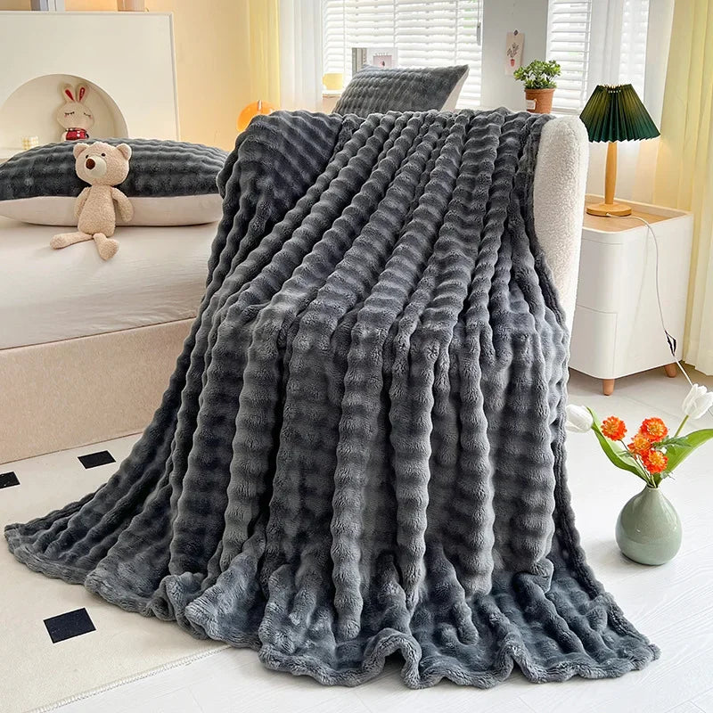 1 Pc Luxury Faux Rabbit Fur Throw Blanket Soft Warm White Striped Fluffy Blankets for Sofa Office Naps Single Double Plush Plaid