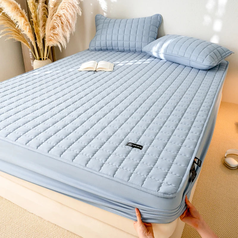 Waterproof High Quality Mattress Cover- Antimicrobial Hypoallergenic Mattress Protector, Noiseless Fitted Sheet,Solid Color