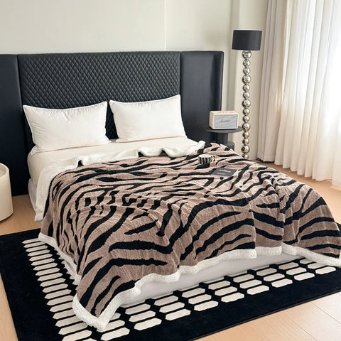 Double Layer Fleece Blanket Autumn Winter Thick Warm Office Nap Throw Blankets for Sofa Bed Single Double Soft Plush Comforter